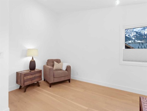 512 8Th Avenue, Canmore, AB - Indoor