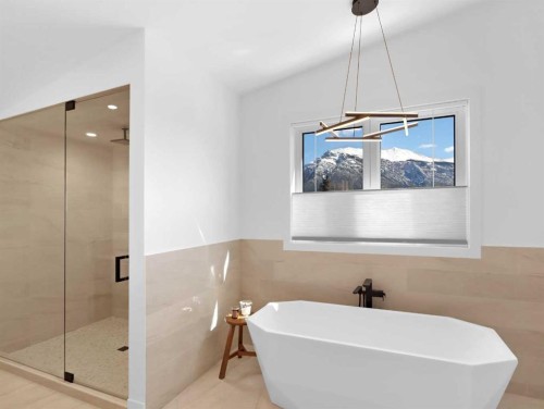 512 8Th Avenue, Canmore, AB - Indoor Photo Showing Bathroom