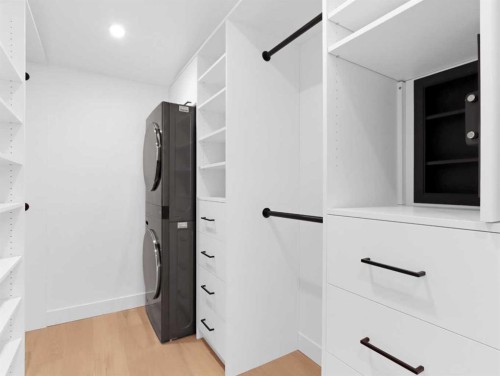 512 8Th Avenue, Canmore, AB - Indoor Photo Showing Laundry Room