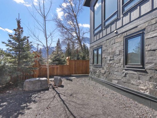 512 8Th Avenue, Canmore, AB - Outdoor