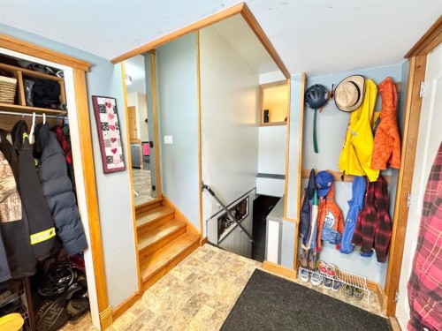 611 4 Avenue, Fox Creek, AB - Indoor Photo Showing Other Room