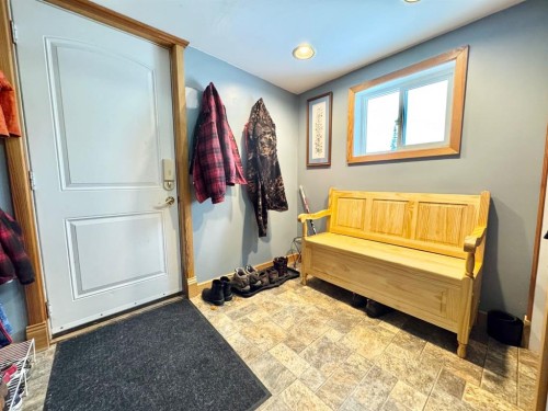 611 4 Avenue, Fox Creek, AB - Indoor