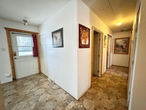611 4 Avenue, Fox Creek, AB - Indoor Photo Showing Other Room