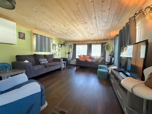 13-660022 Range Road 225.5, Rural Athabasca County, AB - Indoor Photo Showing Living Room