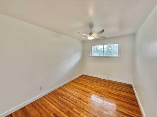 114 Willow Drive, Hinton, AB - Indoor Photo Showing Other Room