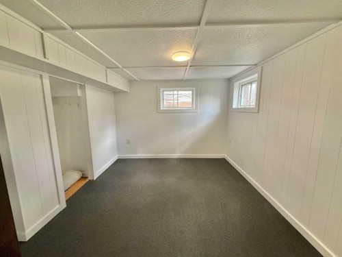 114 Willow Drive, Hinton, AB - Indoor Photo Showing Other Room