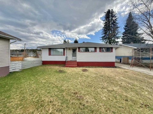 114 Willow Drive, Hinton, AB - Outdoor