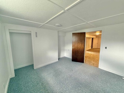 114 Willow Drive, Hinton, AB - Indoor Photo Showing Other Room