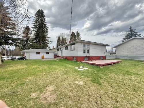 114 Willow Drive, Hinton, AB - Outdoor