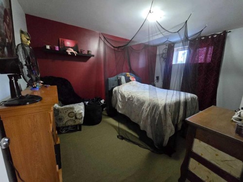 1207 61 Street, Edson, AB - Indoor Photo Showing Bedroom
