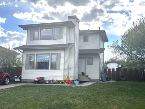 16 WOOD Drive  Whitecourt, AB T7S 1R1