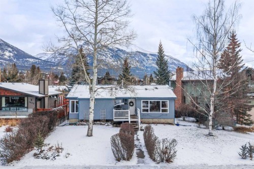 1001 9th Avenue  Canmore, AB T1W 1Z5