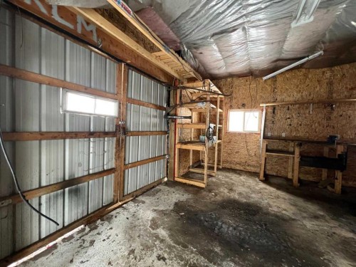 5010 49 Avenue, Robb, AB - Indoor Photo Showing Garage