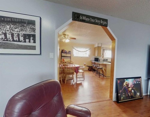 1206 50 Street, Edson, AB - Indoor Photo Showing Living Room