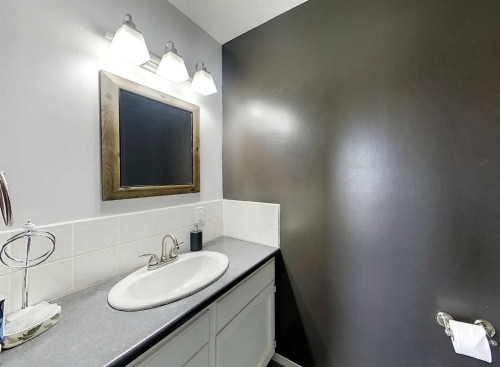 1206 50 Street, Edson, AB - Indoor Photo Showing Bathroom