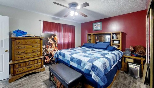 1206 50 Street, Edson, AB - Indoor Photo Showing Bedroom