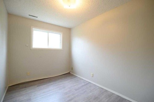 4618 54 Street, Athabasca, AB - Indoor Photo Showing Other Room