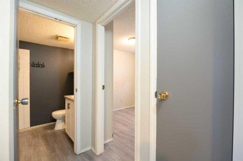 4618 54 Street, Athabasca, AB - Indoor Photo Showing Bathroom