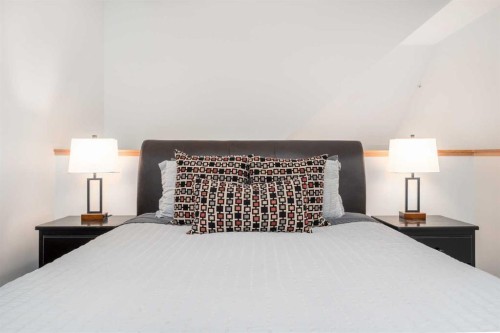 328-101 Montane Road, Canmore, AB - Indoor Photo Showing Bedroom