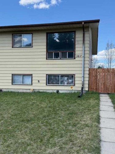 3817 55 Avenue  Whitecourt, AB T7S 1C7