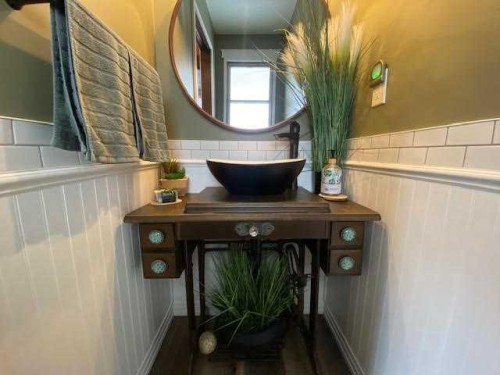 201 Hansen Drive, Hinton, AB - Indoor Photo Showing Other Room