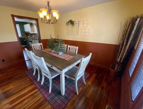 201 Hansen Drive, Hinton, AB - Indoor Photo Showing Dining Room
