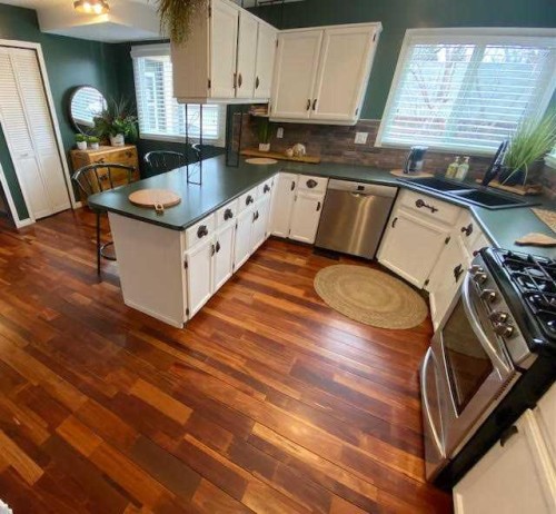 201 Hansen Drive, Hinton, AB - Indoor Photo Showing Kitchen