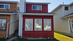 18 Cochrane Road  Whitecourt, AB T7S 1C2