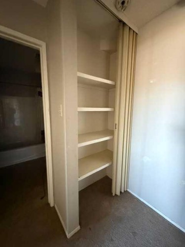 12-5231 6 Avenue, Edson, AB - Indoor Photo Showing Other Room