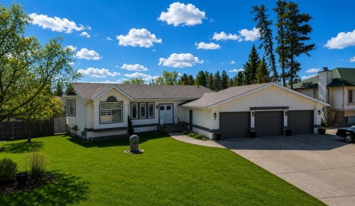 5 Blueberry Crescent  Whitecourt, AB T7S 1R2