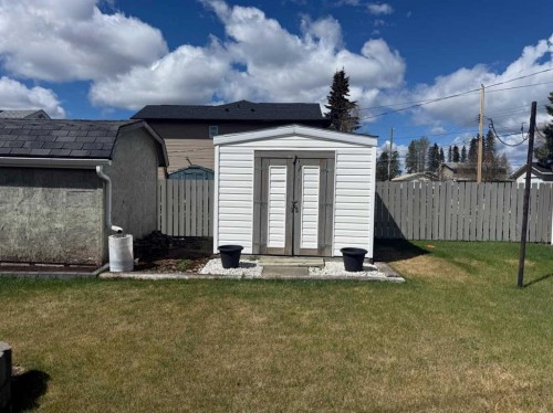4820 17 Avenue, Edson, AB - Outdoor