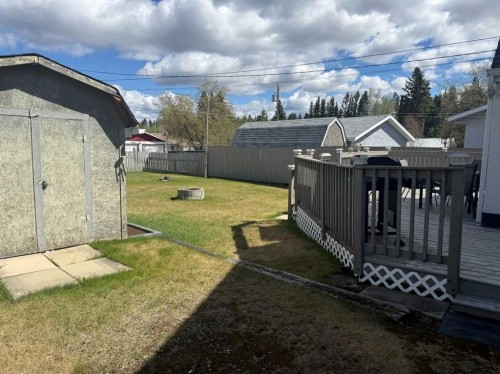 4820 17 Avenue, Edson, AB - Outdoor