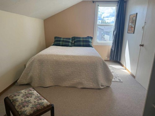 4820 17 Avenue, Edson, AB - Indoor Photo Showing Bedroom