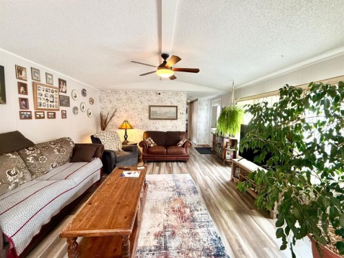 102 Nickerson Avenue, Hinton, AB 