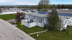 102 NICKERSON Avenue Hinton, AB T7V 1A6