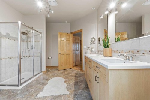 322 4 Street, Rural Woodlands County, AB - Indoor Photo Showing Bathroom