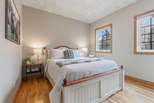 322 4 Street, Rural Woodlands County, AB - Indoor Photo Showing Bedroom