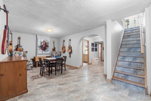 322 4 Street, Rural Woodlands County, AB - Indoor Photo Showing Dining Room