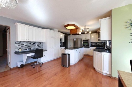 23 Springwood Drive Ne, Slave Lake, AB - Indoor Photo Showing Kitchen