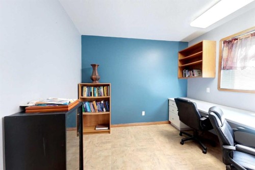 23 Springwood Drive Ne, Slave Lake, AB - Indoor Photo Showing Office