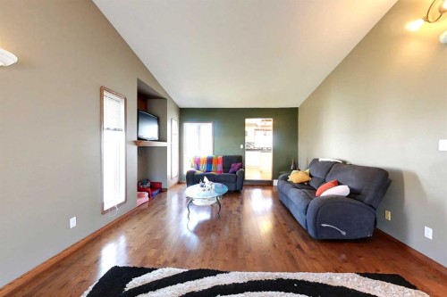 23 Springwood Drive Ne, Slave Lake, AB - Indoor Photo Showing Living Room