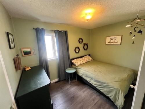 4906 55 Street, Athabasca, AB - Indoor Photo Showing Bedroom