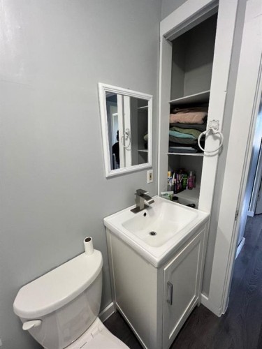 4906 55 Street, Athabasca, AB - Indoor Photo Showing Bathroom