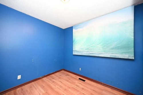146 Sunrise Drive, South Baptiste, AB - Indoor Photo Showing Other Room