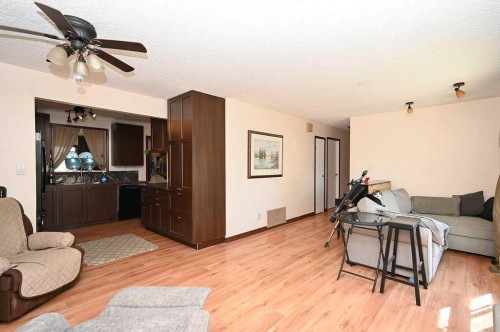 146 Sunrise Drive, South Baptiste, AB - Indoor Photo Showing Living Room