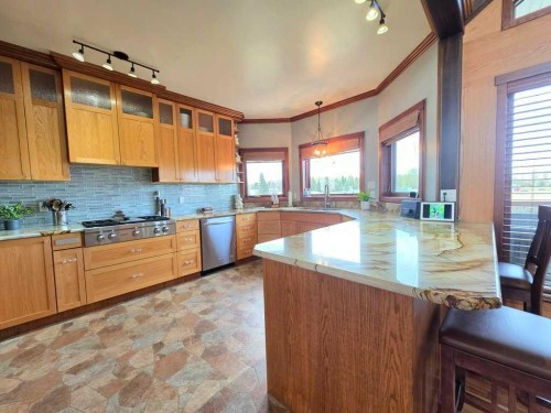 812 9 Street Se, Slave Lake, AB - Indoor Photo Showing Kitchen