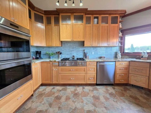 812 9 Street Se, Slave Lake, AB - Indoor Photo Showing Kitchen