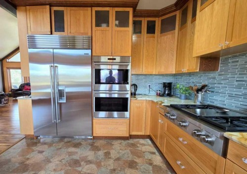 812 9 Street Se, Slave Lake, AB - Indoor Photo Showing Kitchen