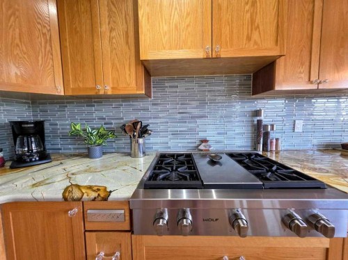 812 9 Street Se, Slave Lake, AB - Indoor Photo Showing Kitchen With Double Sink