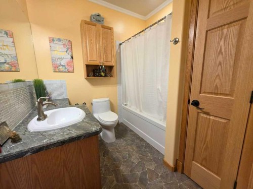 812 9 Street Se, Slave Lake, AB - Indoor Photo Showing Bathroom